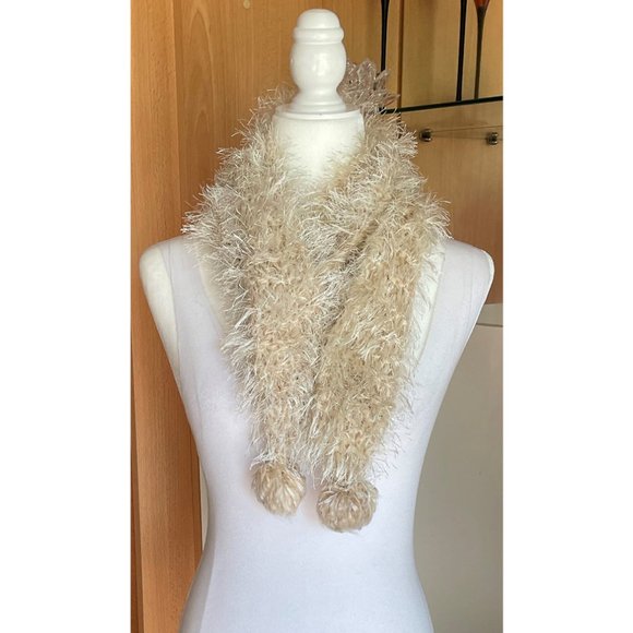 NWOT SOFT FUZZY LONG SCARF WITH TASSELS - Picture 2 of 4